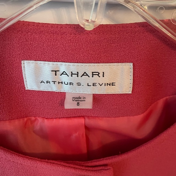Tahari Elegant Salmon colored Suit, lined, like new. - Picture 3 of 6